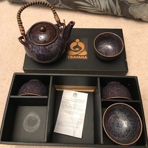 Teavana tea set. 4 cups and teapot.